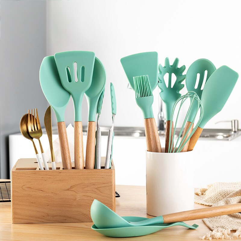 Kitchenware Set Kitchen Utensils Green 11 Piece Set Of Wooden Handle Silicone Nonstick High Temperature Silicone Spatula