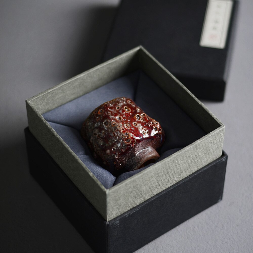 Jingdezhen ren handgjord lava röd låga liten teskål mal zhiye brinnande japansk mästarkopp gammal sten lera tekopp