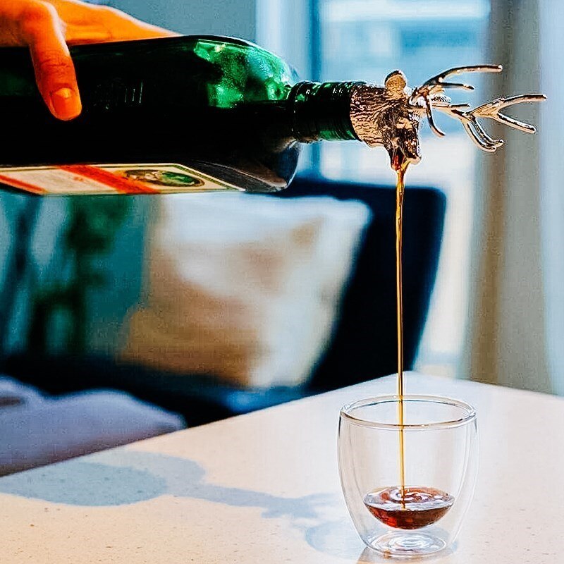 Wein Flasche Ausgießer Stopper Edelstahl Hirsch Hirsch Kopf Drache Kopf Einzigartige Wein Belüfter Bar Werkzeuge