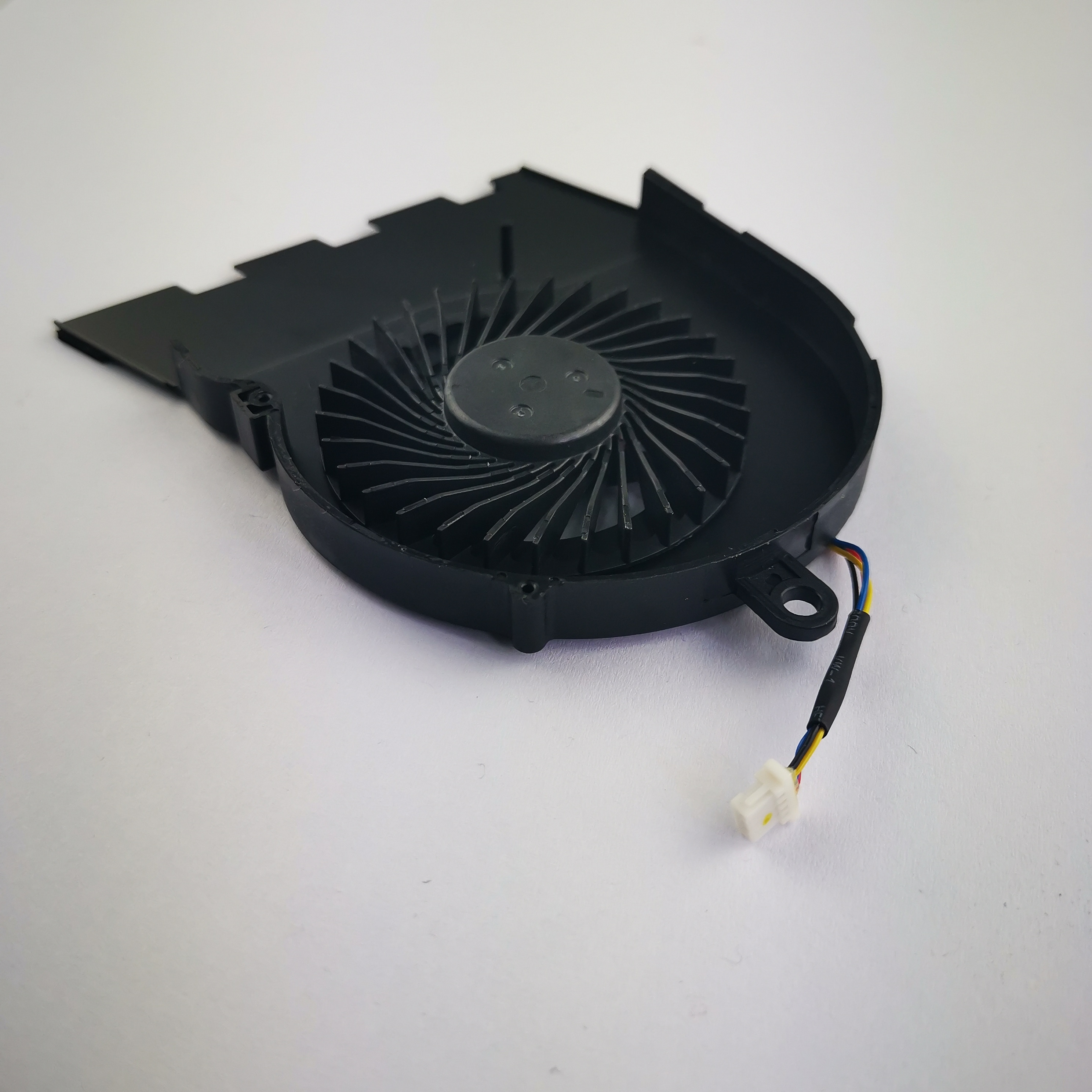 cpu cooling fan for DELL Inspiron 15 5567 17-5767 15-5565 17-5000 15 5565 15G P66F 15.6" Cpu Cooling Fan 4 lines