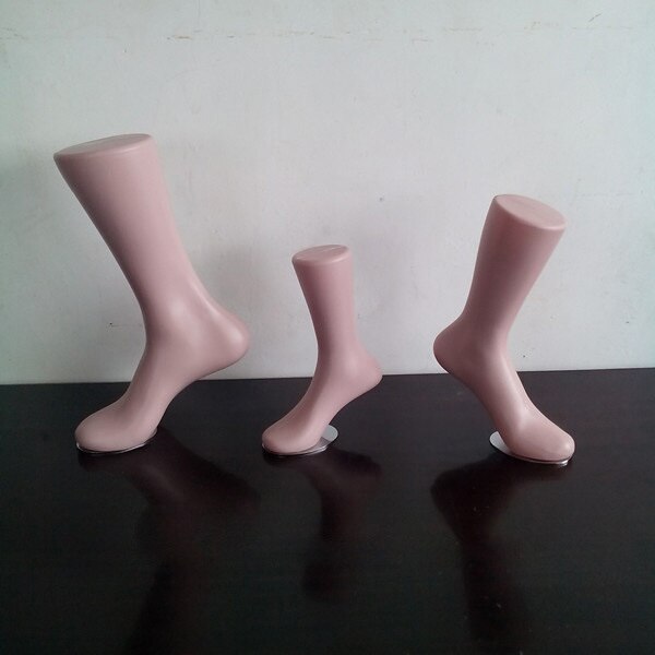 Korkeatasoinen muodikas yksi setti /3 kpl uros naispuolinen lapsi muovinen mallinukke jalkanukke päällä