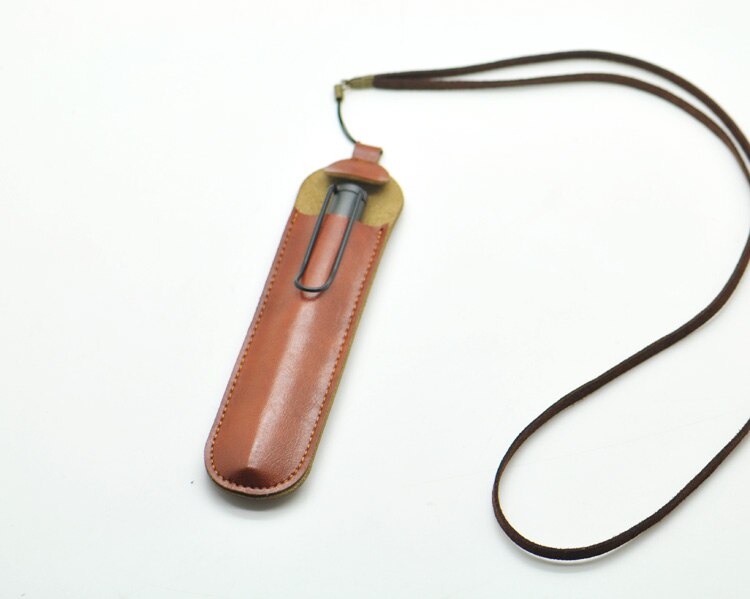 Penalhus beskyttende cover pen taske lanyard pen tilfælde hængende hals pen pose: Mørkebrun