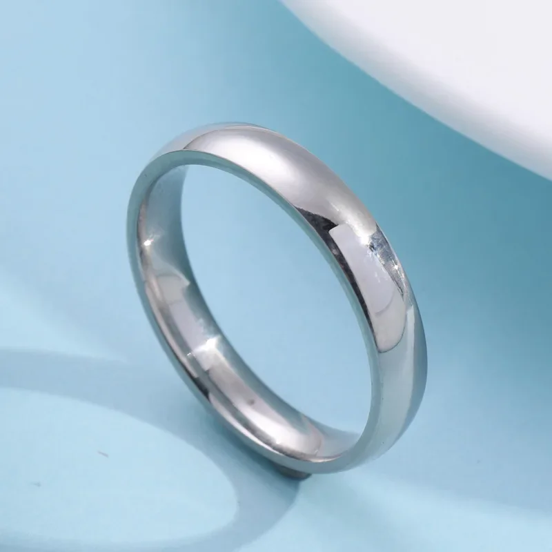 Anillo de acero de titanio, anillo exquisito de acero inoxidable para parejas lisas con arco de 4mm, joyería: 13 / Plata