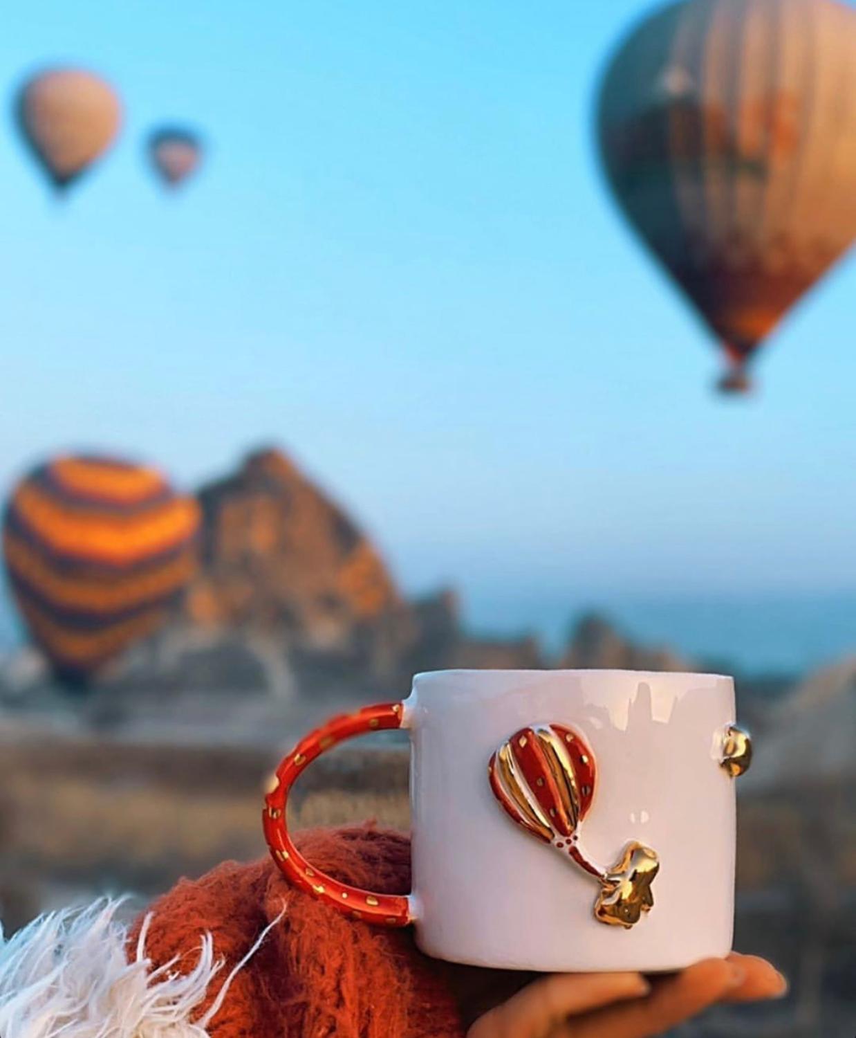 Handmade decorative ceramic balloon model coffee cup and tea plate high teacup and base art trend