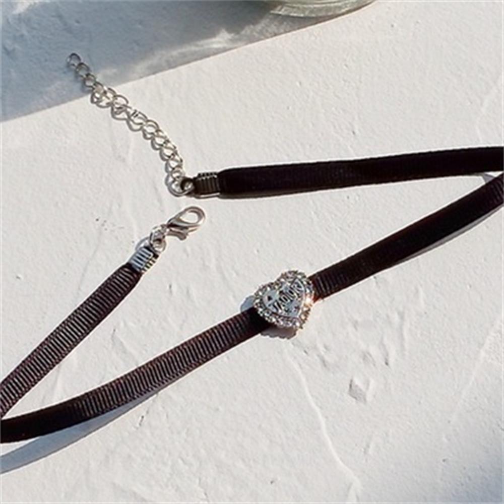 Harajuku strass cuore di pesca lettera collana girocollo nera per donna moda amore catena clavicola collana girocollo gioielli