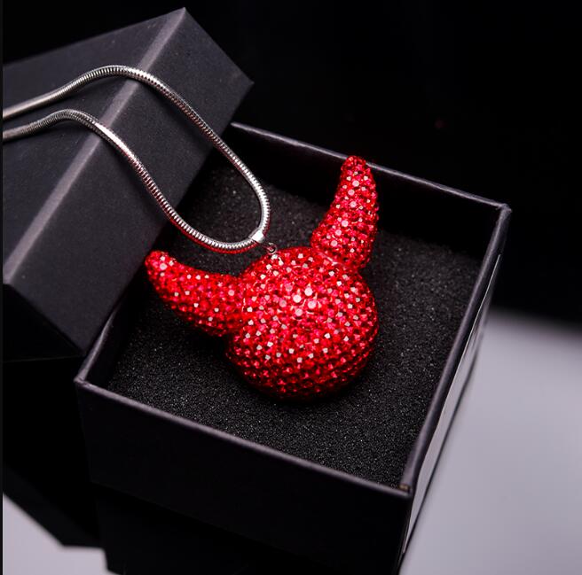 Diamond Devil Car Ornaments Hanging Pendant Cute Cartoon Evil Bling Crystal Rhinestone Ball Auto Rear Mirror Pendant Accessories: red evil