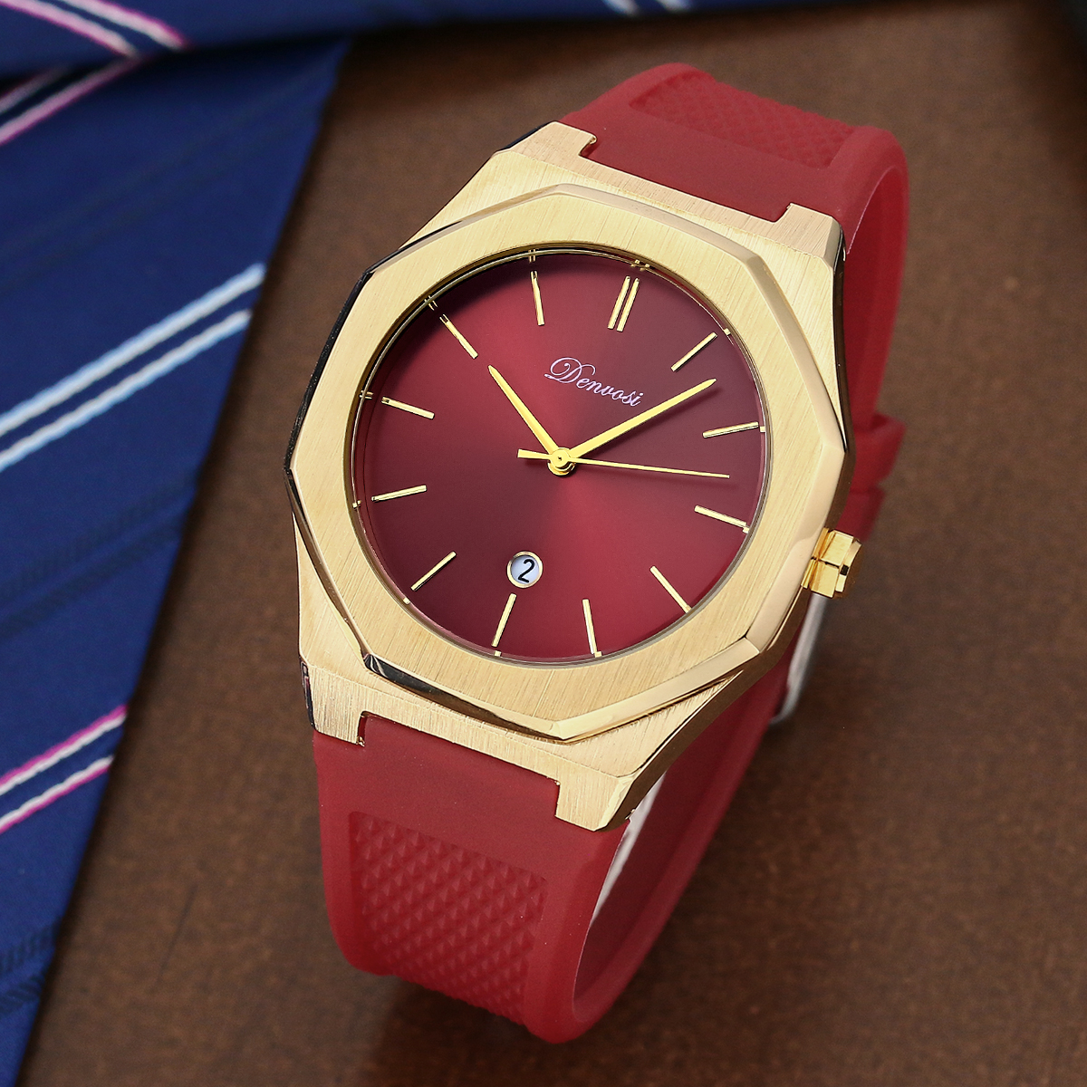 Montre à quartz pour hommes, sport de loisirs Simple, montre-bracelet décontractée et étanche: Rouge