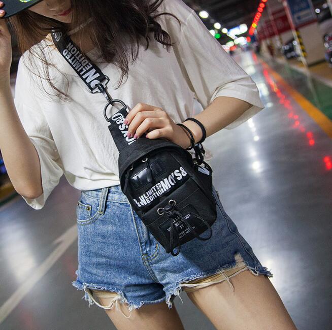 The crossbody trend men's and women's chest bag sports waist bag casual small bag: Black