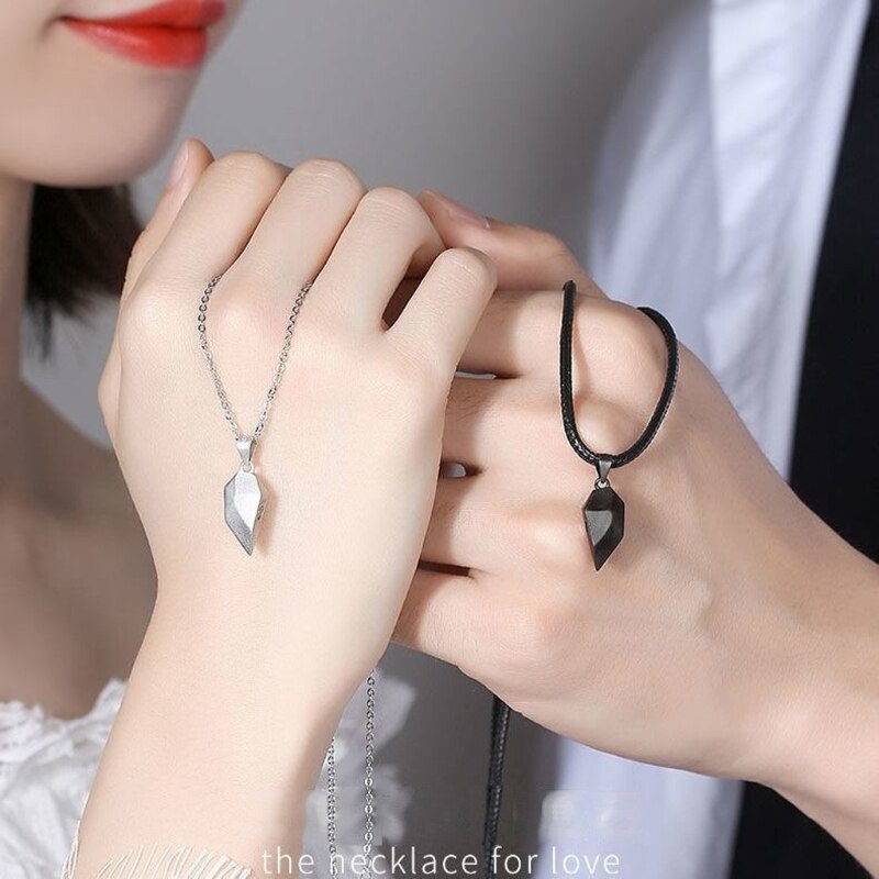 2pcs Couple Necklace Magnet Suction Wishing Stone Attraction Pendants MenWomen Love for Long Distance Girlfriend Women