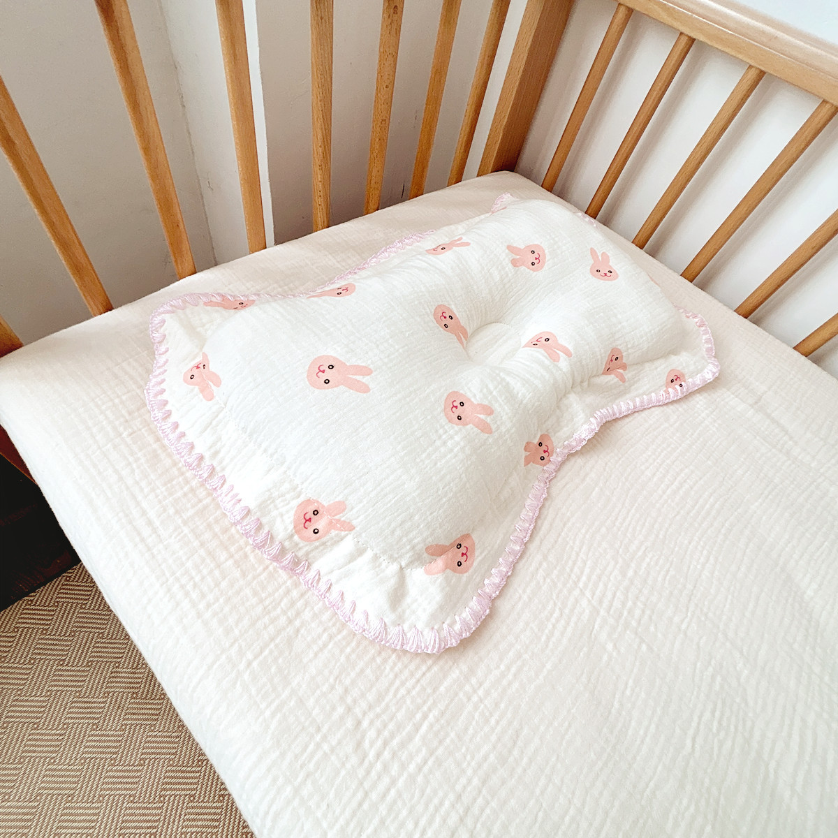 Baby-Gaze-Kopfkissen, Kissen aus reiner Baumwolle, 0–1 Jahre altes Baby, Muschelkante, Baby, vier Jahreszeiten, atmungsaktiv, bequem: Rosa