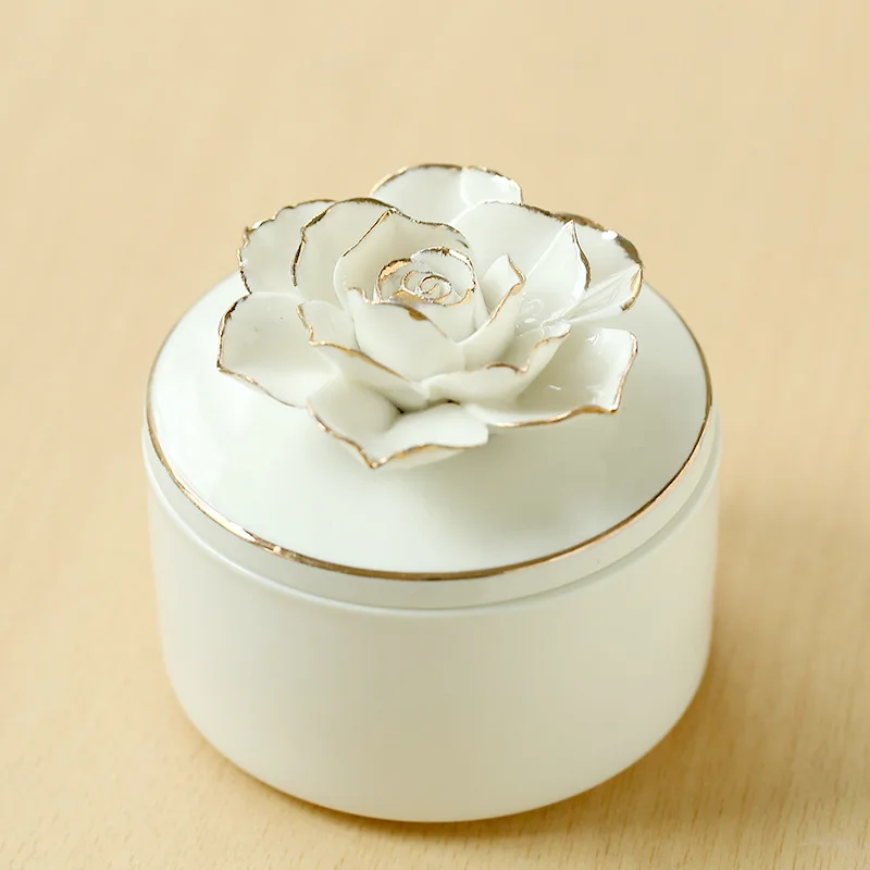 Velas aromáticas de flor de cerezo de soja de lujo, decoración de tarro de fragancia de cerámica de flores pintadas a mano Ins de estilo europeo: Crema