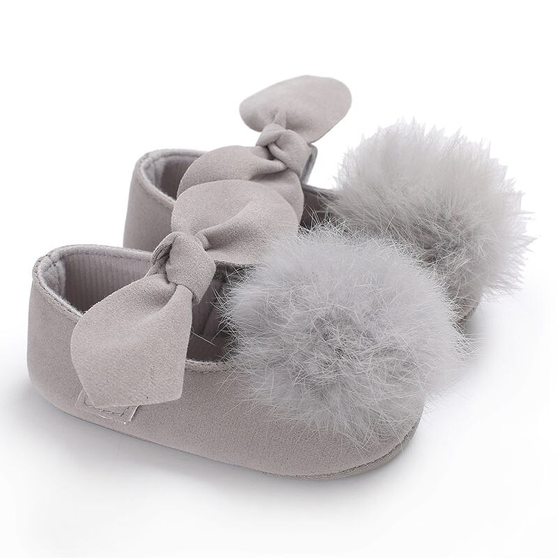 Chaussures en fourrure pour bébés filles de 0 à 18 mois, à la , semelle souple, avec pompon, pour les premiers pas,: GRAY / 1