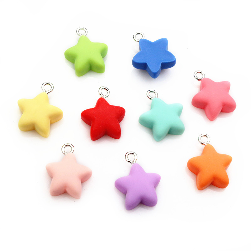 10Pcs colores aleatorios variados estrella corazón pastel amuletos resina brillo lindo collar llavero colgante DIY llavero haciendo Accesorios
