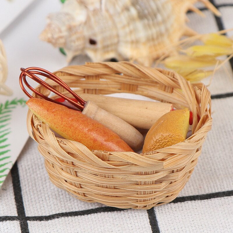 1:12 Dollhouse Miniature Food tool Bread Toast dog with Basket Dining Room Bakery Pastry Kitchen Pretend Play Toy