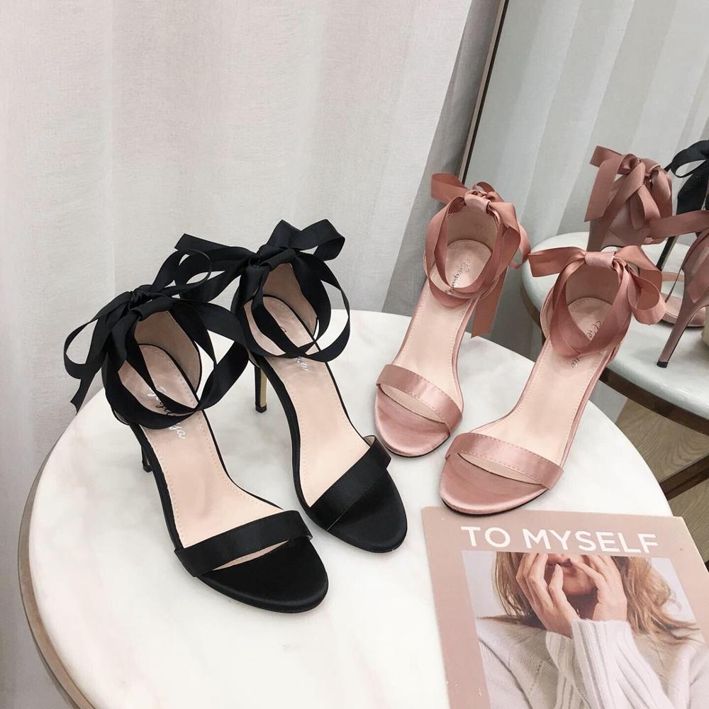 Satin sandaler med öppen tå kvinnor ledig sommar höga klackar skor riband tillbaka snörning rosett sandaler pumps täcka häl rosa skor