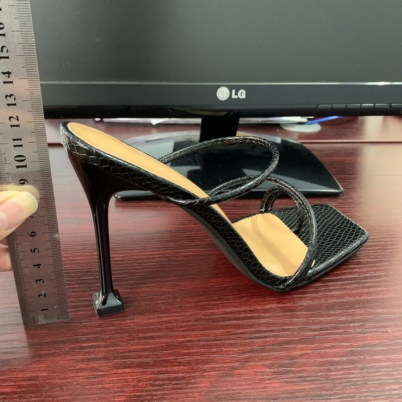 Mules avec imprimé serpent et lanières, sandales à hauts talons pour femme, nu-pieds avec bout carré, chaussures de soirée pour dames, tongs féminines