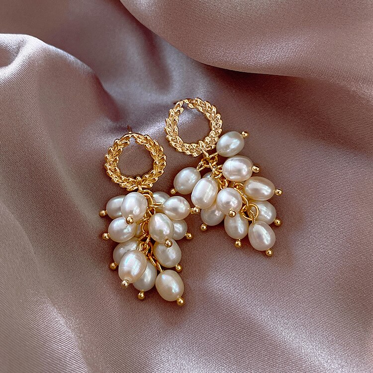 Lilie&White Gouden clip-on oorringen voor dames – chunky modieuze oorbellen zonder gaatjes, lichtgewicht en comfortabel, sieradencadeau voor meisjes Lilie&White Gouden clip-on oorringen voor dames – chunky modieuze oorbellen zonder gaatjes, lichtgewicht en comfortabel, sieradencadeau voor meisjes