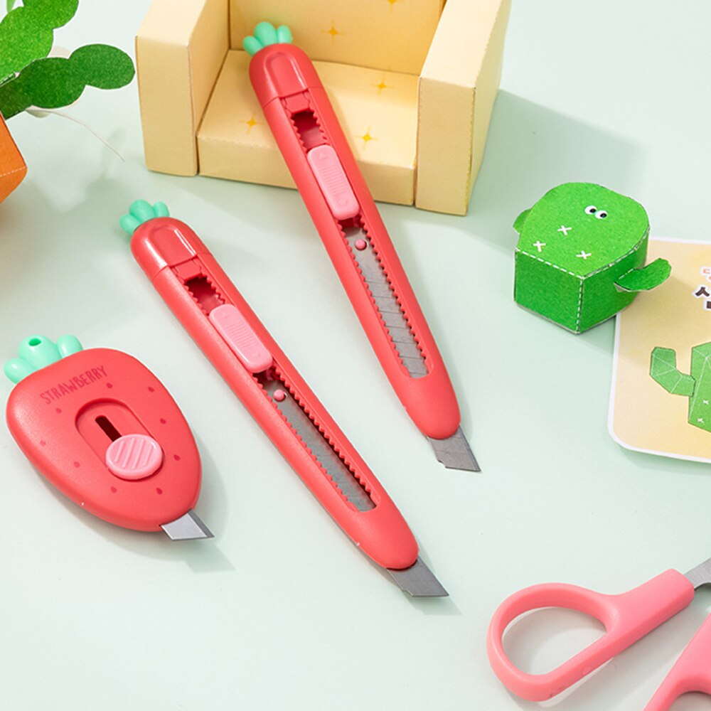 Retractable Razor Knife Cute Carrot Shaped Art Envelope Utility Knife for Packages Box Cutters,Cutting Paper Craft Cardboard etc