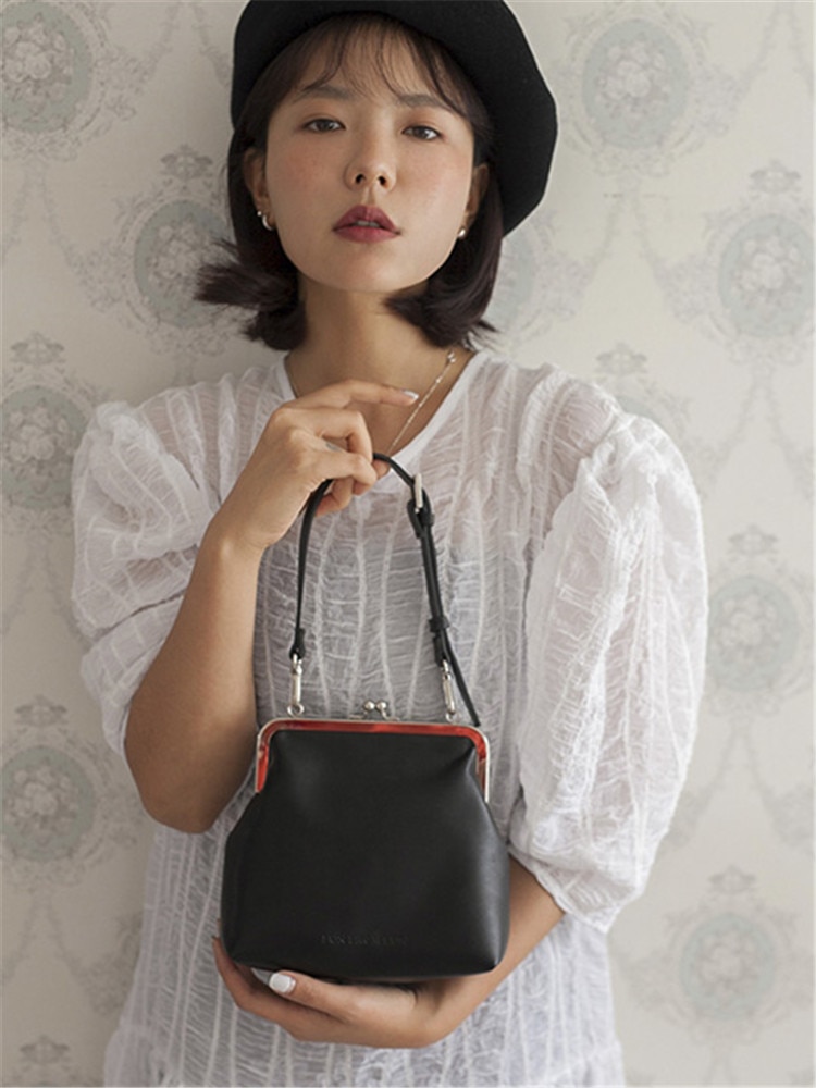 Vintage Women Clip Bag Simple Shoulder Crossbody Bag Brand Female Handbag and Clutch Leisure Travel Bag Purse Sac Chic