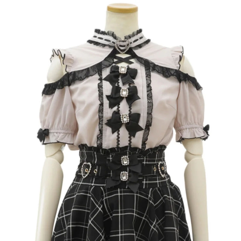Blusas góticas de Lolita para Mujer, agradable arco con hombros descubiertos, camisa JK para chicas japonesas, Blusas elegantes con volantes de encaje y corazón de amor para Mujer: M / Beige