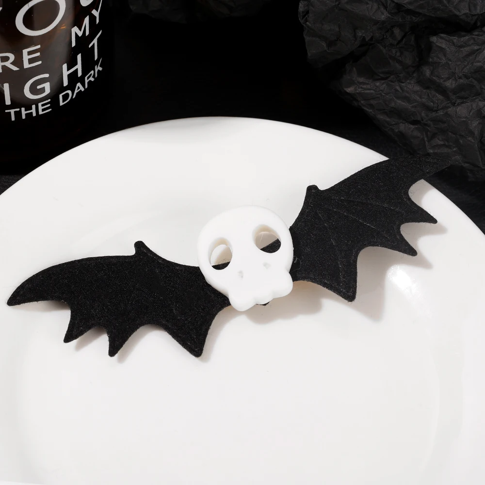 4 st halloween svarta fladdermushårspännen  y2k gotiska dödskallehårspännen punk fladdermus djävulsvinge bobby pin flickor harajuku mörk lolita huvudbonad: Grå