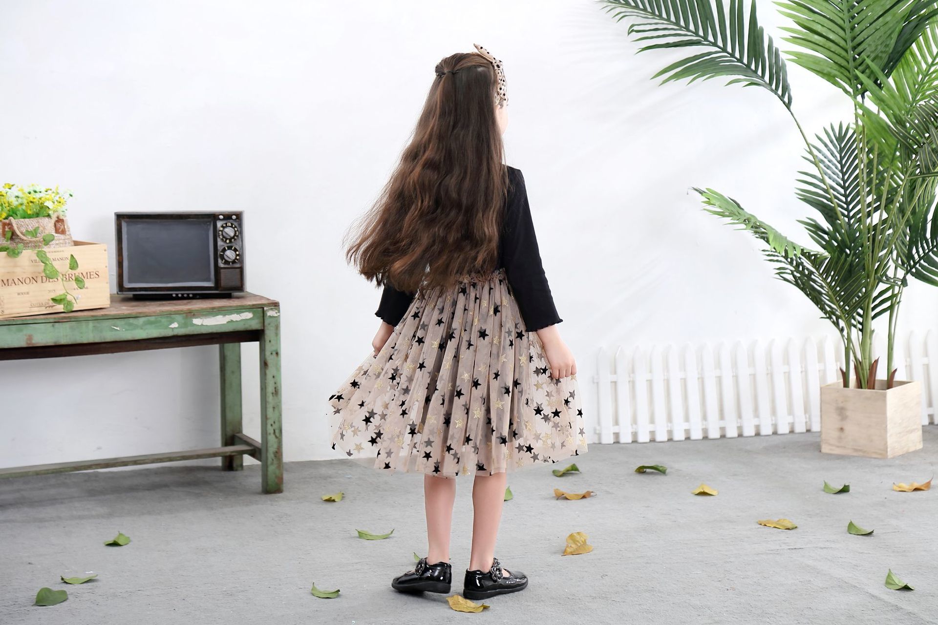 Winter Autumn Girls Dress Long Sleeve Flare Sleeve Solid Black Red Dress Star Shiny Dress For Girls Baby Clohting