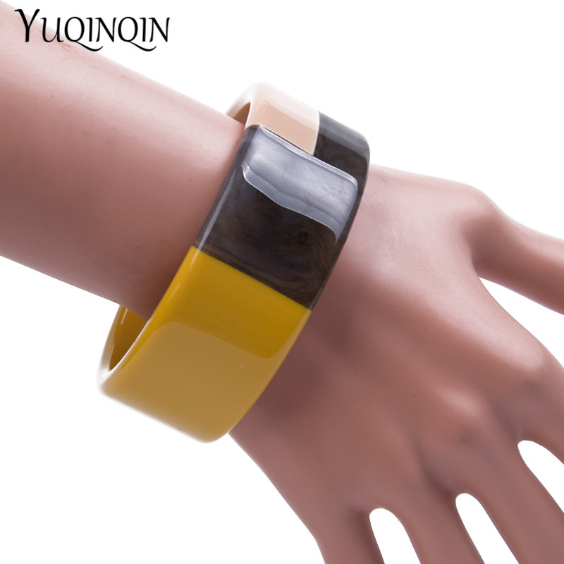 Di alta Qualità di Fascino Larga Corrispondenza Dei Colori Braccialetti per le Donne Resina Acrilica Grande Cerchio dell'annata Dichiarazione Gioelleria raffinata e alla moda Del Braccialetto