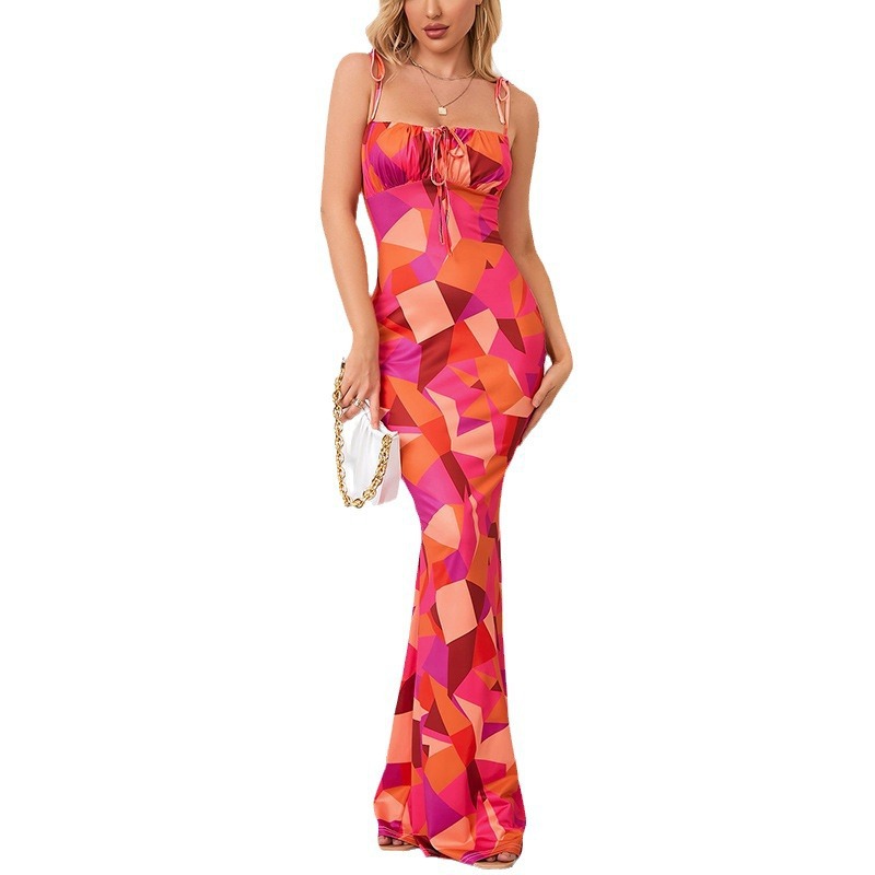 Slankt siddende sommerblomsterprintet bodycon maxikjole til kvinder med spaghettistropper ærmeløs boho-stil streetwear lang kjole