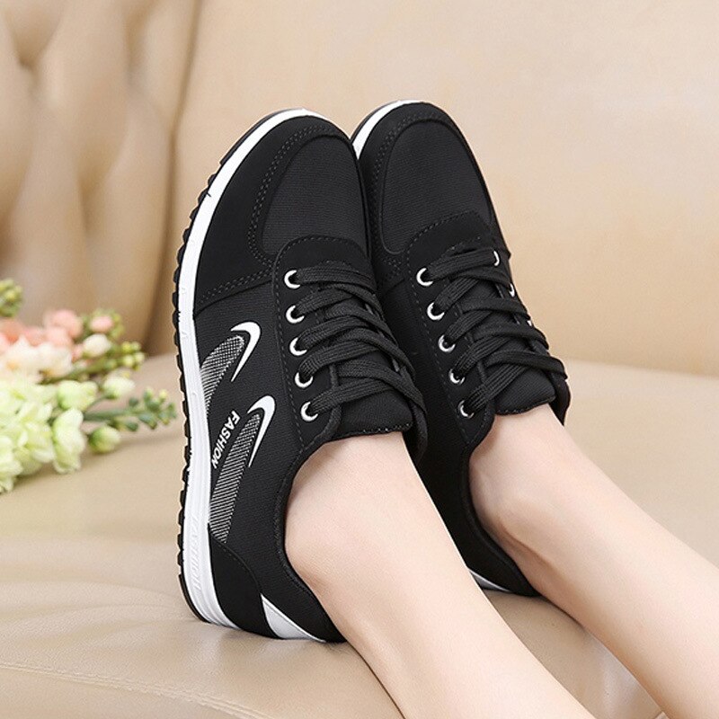 Chaussures de printemps et d'automne décontractées pour femmes, baskets plates à lacets à bout rond simple, de