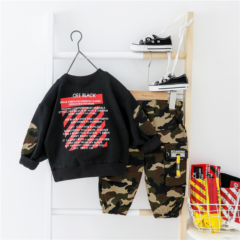 Hylkidhuose våren bebis pojkar kläder set sport t-shirt kamouflage byxor småbarn spädbarn kläder barn semester kostym: Svart / 4t