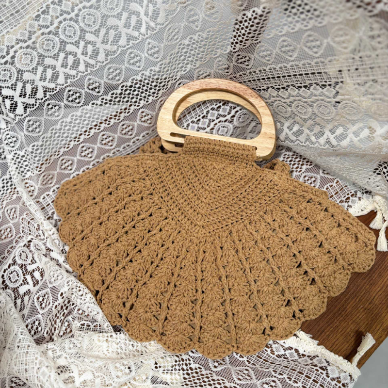 Gebreide schelpentas met houten handvat Boheemse stijl Elegante vakantiehandtas Casual magnetische drukknoop Trendy strandhandtas voor woon-werkverkeer: zwart