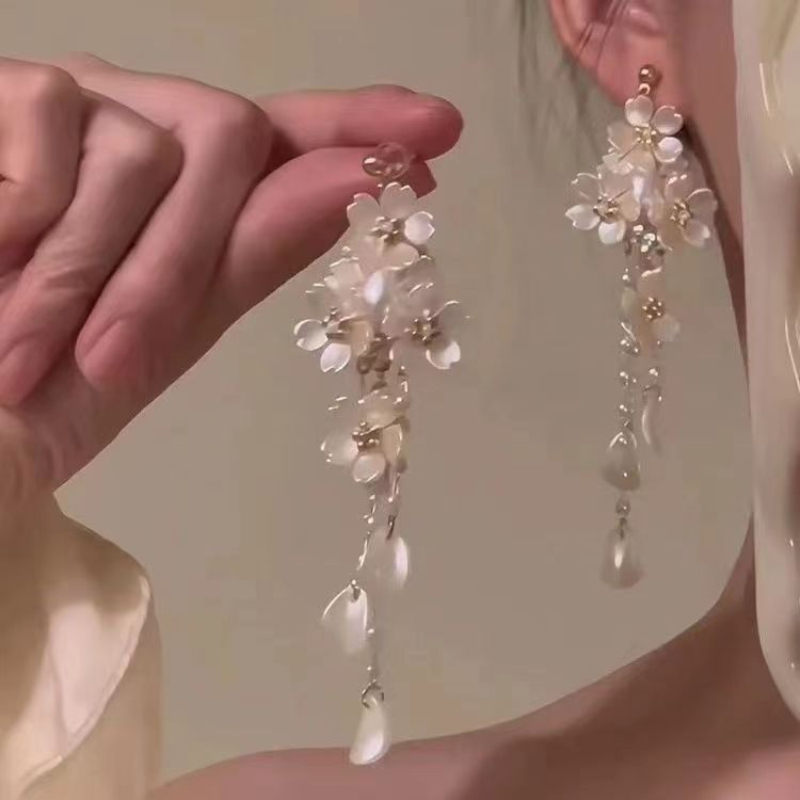 Boucles d'oreilles à pampilles papillon pour femmes, Style forêt, longues fleurs douces, tempérament Super féerique, décorations exquises: MARRON