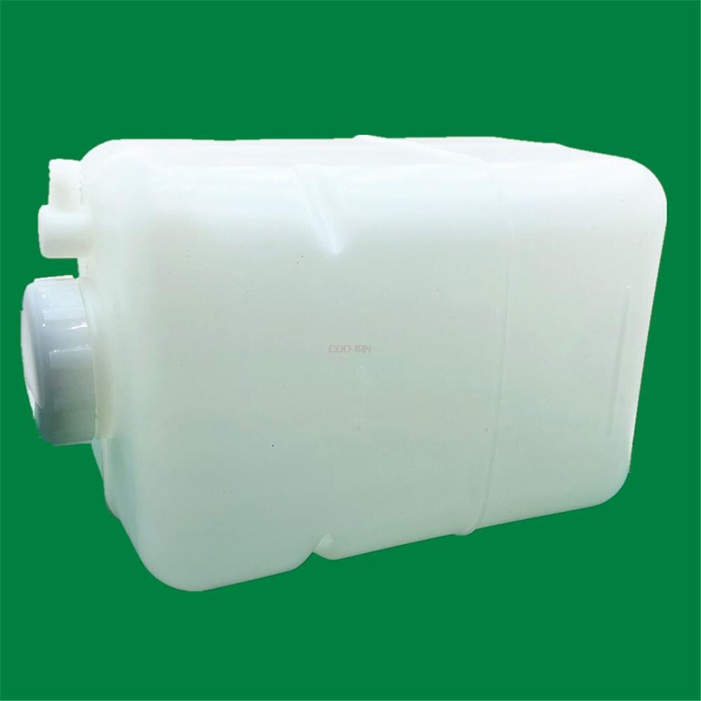 Excavator auxiliary water tank Water storage tank Spare small kettle Excavator Accessories For Doosan Daewoo 60-7 80 300: DAEWOO 60