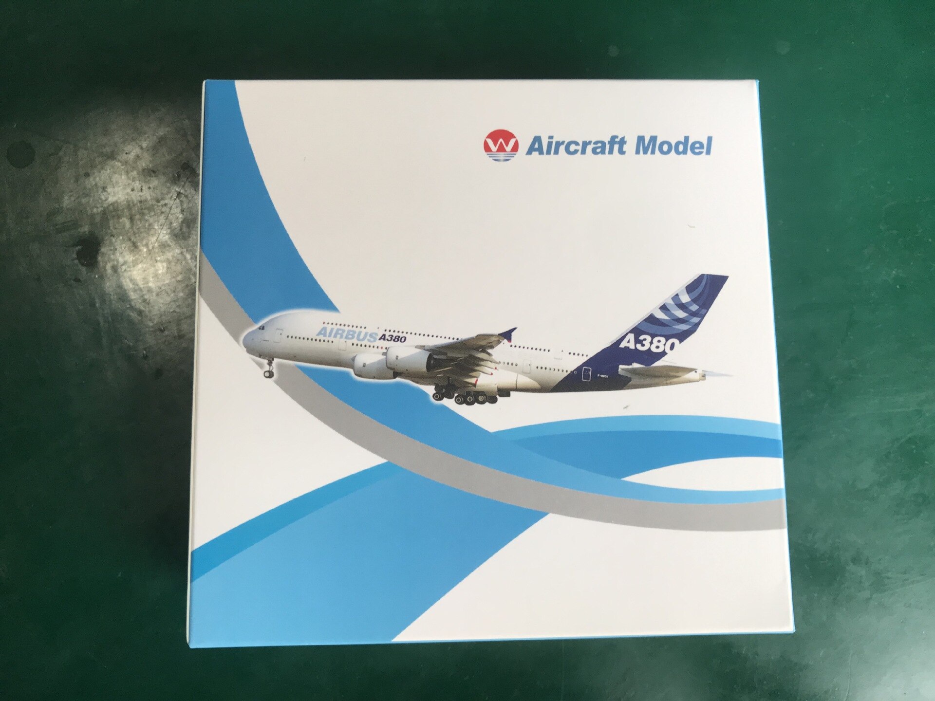 1:400 A380 modello di aereo 16cm modello originale emirati arabi uniti malesia compagnie aeree collezione regalo giocattoli di simulazione in lega per ragazzi