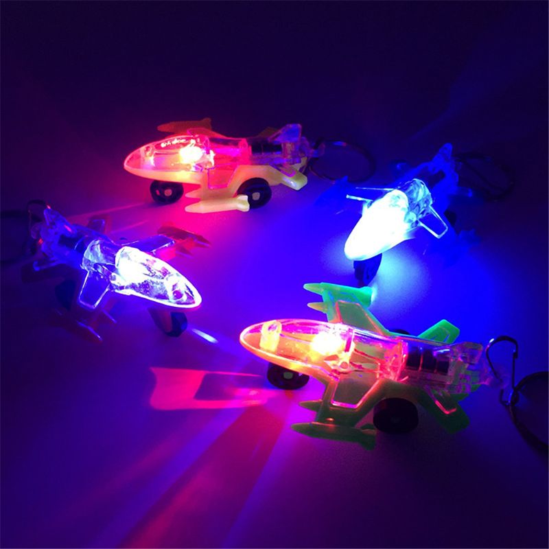 5 pcs Mini Vliegtuig LED Licht-Up Speelgoed Flash Sleutelhanger Party Gunsten Gadgets Tas Hanger Kids Luninous Speelgoed