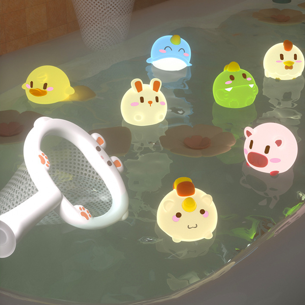 Baby Niedliche Tiere Bad Spielzeug LED Leuchten Spielzeug Schwimmen Wasser Weiche Gummi Float Induktion Leuchtende Ente für Kinder Spielen Lustige
