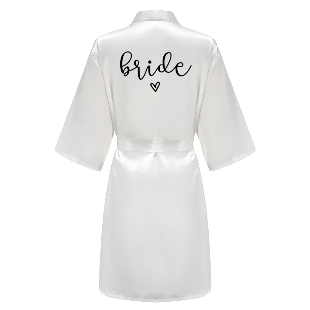 Bruiloft team met zwarte letters kimono satijnen pyjama bruidsmeisje badjas bruid gewaad