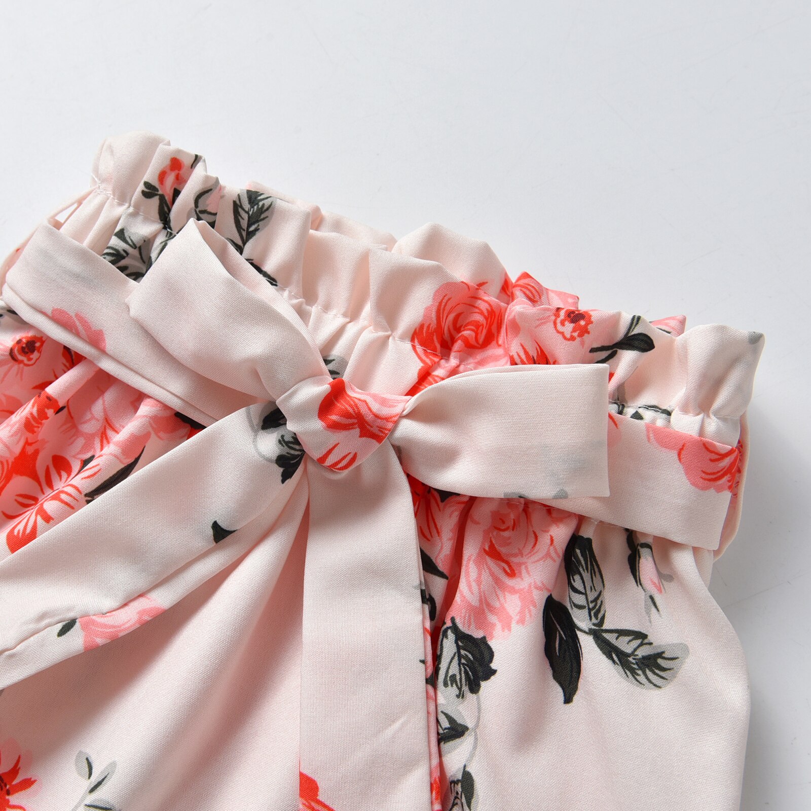 3 -teiliges sommer-kleidungsset für mädchen: einfarbiger kurzarmbody für neugeborene + kurze Hose mit blumenmuster + stirnband
