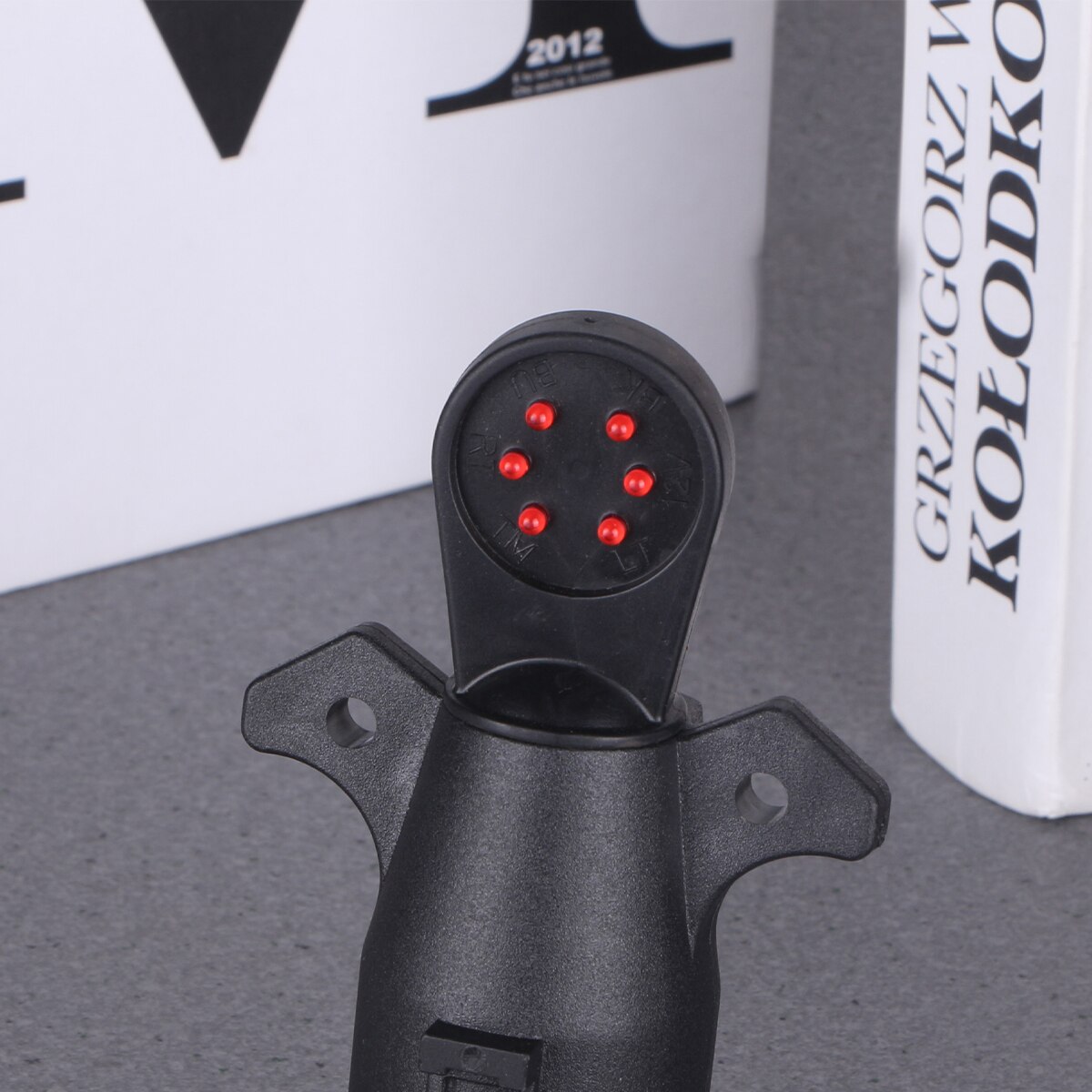 7-Way Blade Trailer Light Wiring Circuit Tester Round Adapter Pin Plug For Car RV Automobiles Trailer Car A30