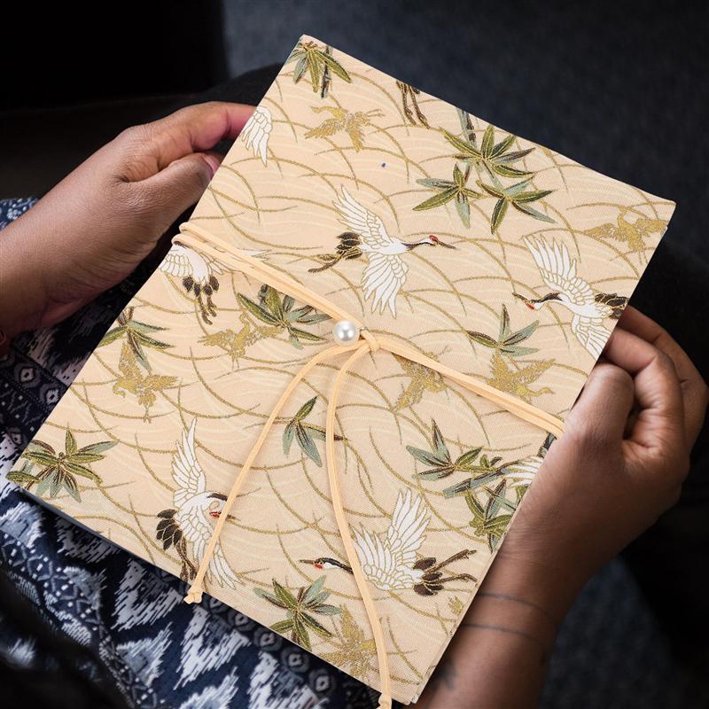 1pc Adjustable Book Cover Decorative Book Sleeve Crane Book Protector Adjustable strap pattern Book Cover