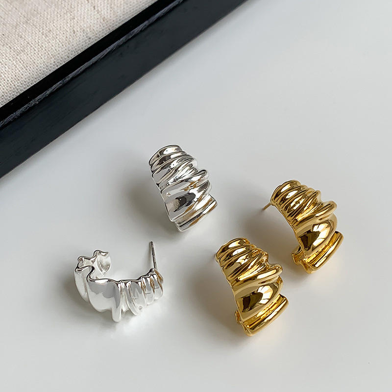 Unregelmäßige C-Ohrstecker für Frauen, Gold/Silber, Wasserwellenmuster, glänzendes geometrisches Metall-Ohrzubehör, Party