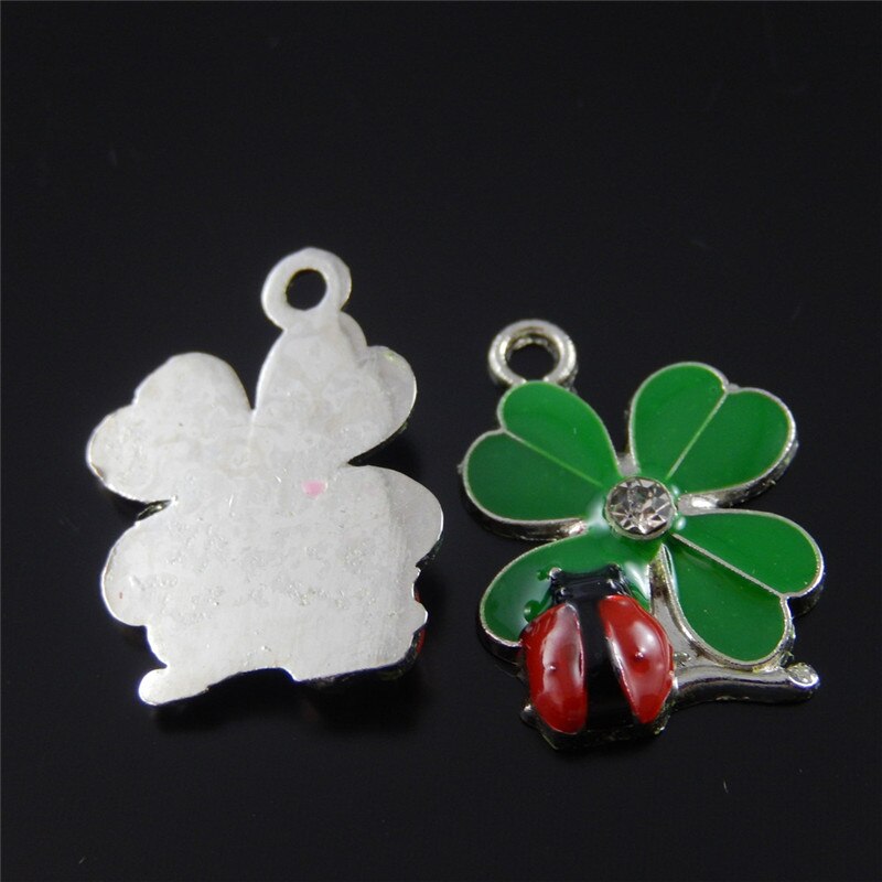 20 pièces vert et rouge couleur trèfle coccinelle fleur émail pendentif breloque bijoux trouver collier accessoires de téléphone 37058