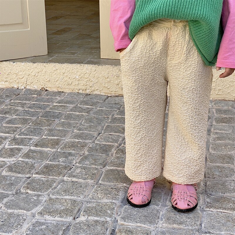 1395B pantaloni per bambini coreani primavera 2022 pantaloni per ragazze pantaloni Casual rugosi Beige 1-7 anni pantaloni dritti per bambini pantaloni larghi: 120 for 5y