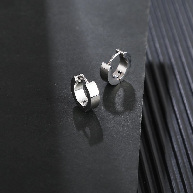 Joyería clásica de acero inoxidable para hombre y mujer, aretes de Metal resistentes al agua, en forma de C, estilo de las cuatro estaciones, estilo Hip-Hop, Rock