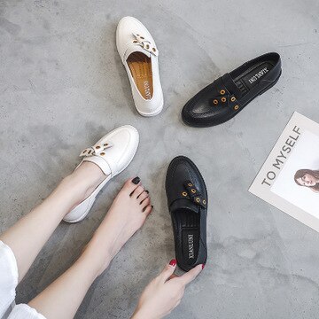 British Style Shoes Woman Female Footwear Shallow Mouth Soft Autumn White Sneakers Loafers With Fur Round Toe Slip-on Oxfor