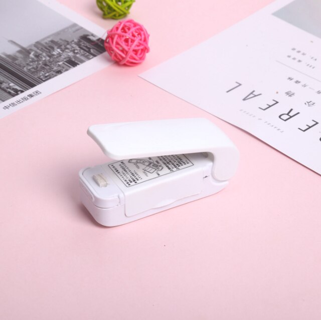 1PCS Electric Mini Sealing Machine Handheld Holder Heating Snack Sealing Machine Sealed Packaging Plastic Bag Sealed Food Bag: White