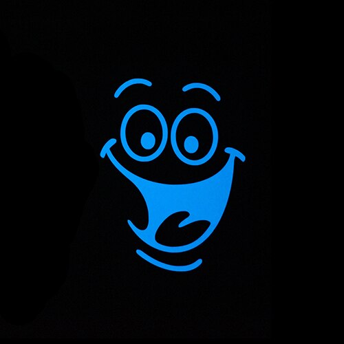 Grappige Cartoon Grote Mond Glimlach Gezicht Luminous Sticker Glow in The Dark Badkamer Sticker Muur Kast Laptop Wc Sticker Decal: BE