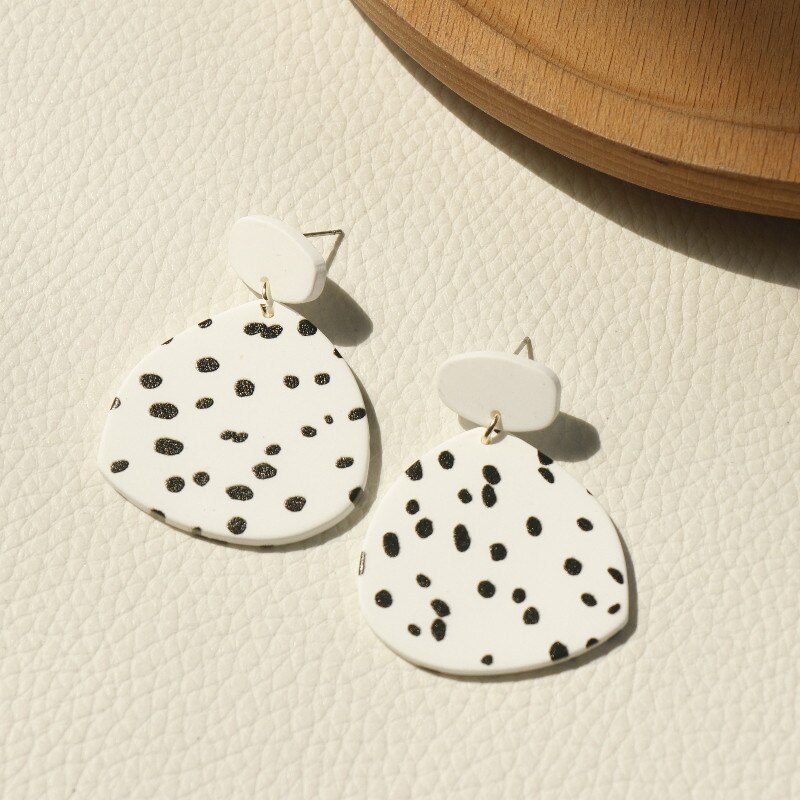 Koreaanse Acryl Geometrische Onregelmatige Dangle Oorbellen Voor Vrouwen Meisjes Leuke Zoete Zwart Wit Party Mode-sieraden: C