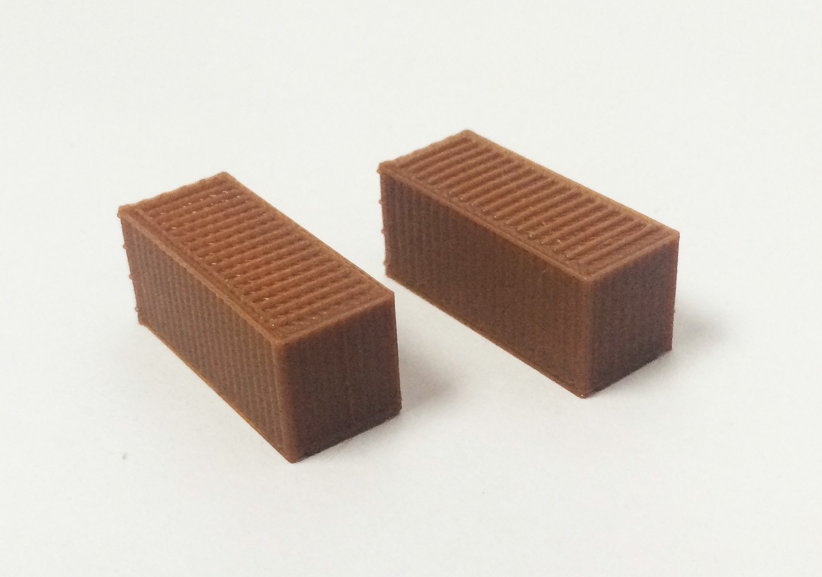 Outland Models 20ft / 40ft Freight Container Z Scale Train Railroad Accessories: 20 ft. Brown 2 pcs