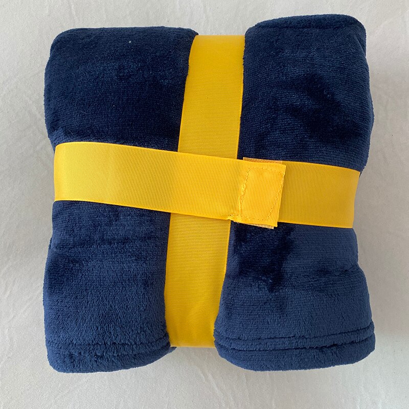 Zimowe ciepłe TV kieszonkowe koce z kapturem dorośli szlafrok sofa przytulny koc bluza stałe pluszowe koralowe koce polarowe znosić: niebieski